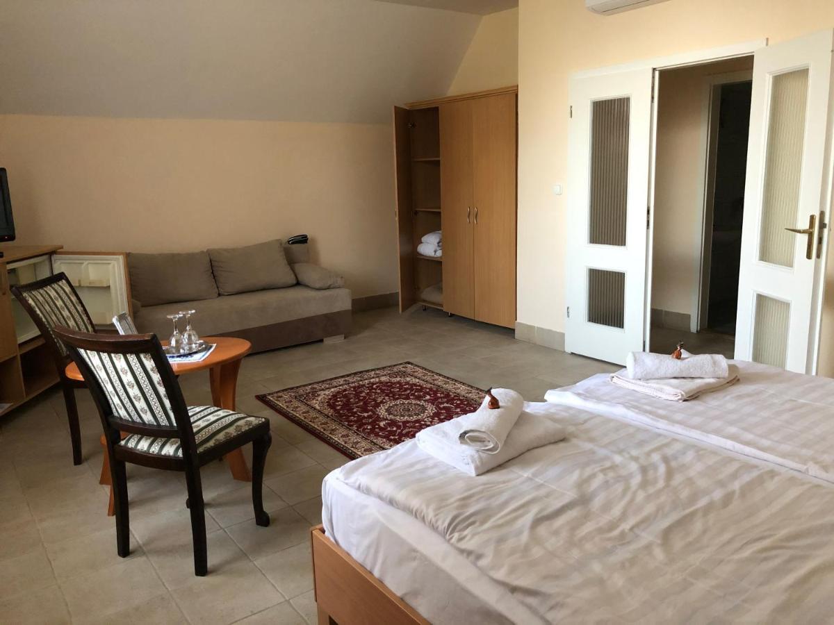 Festetich Kastelyszallo Es Zsuzsanna Hotel Szeleste エクステリア 写真