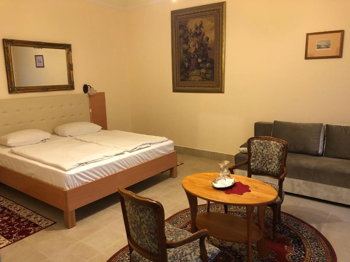 Festetich Kastelyszallo Es Zsuzsanna Hotel Szeleste エクステリア 写真